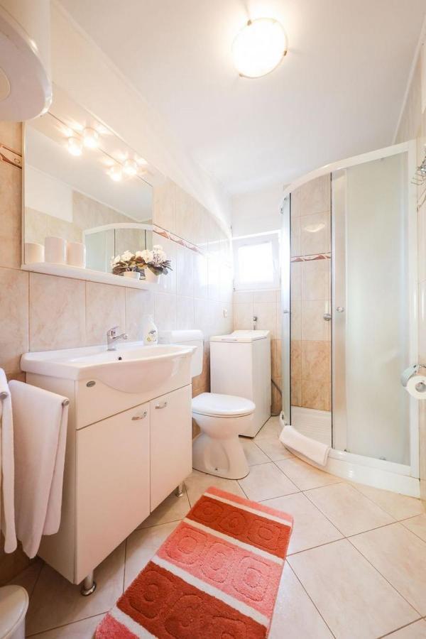 Mira Apartment *