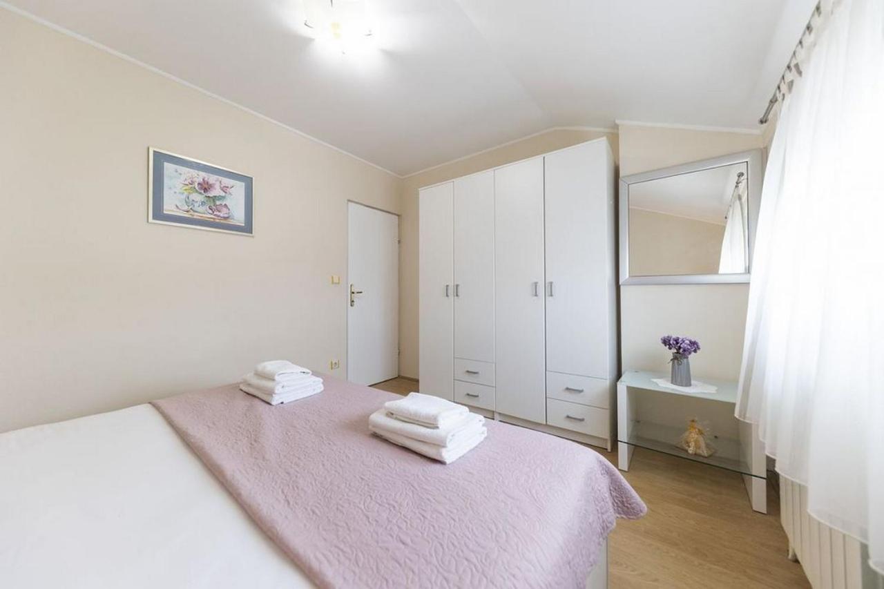 Apartment Mira