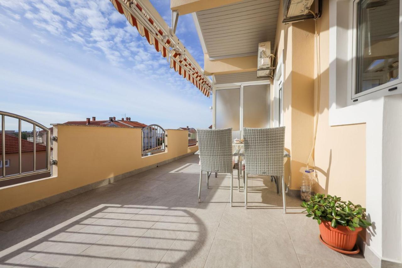 Mira Apartment