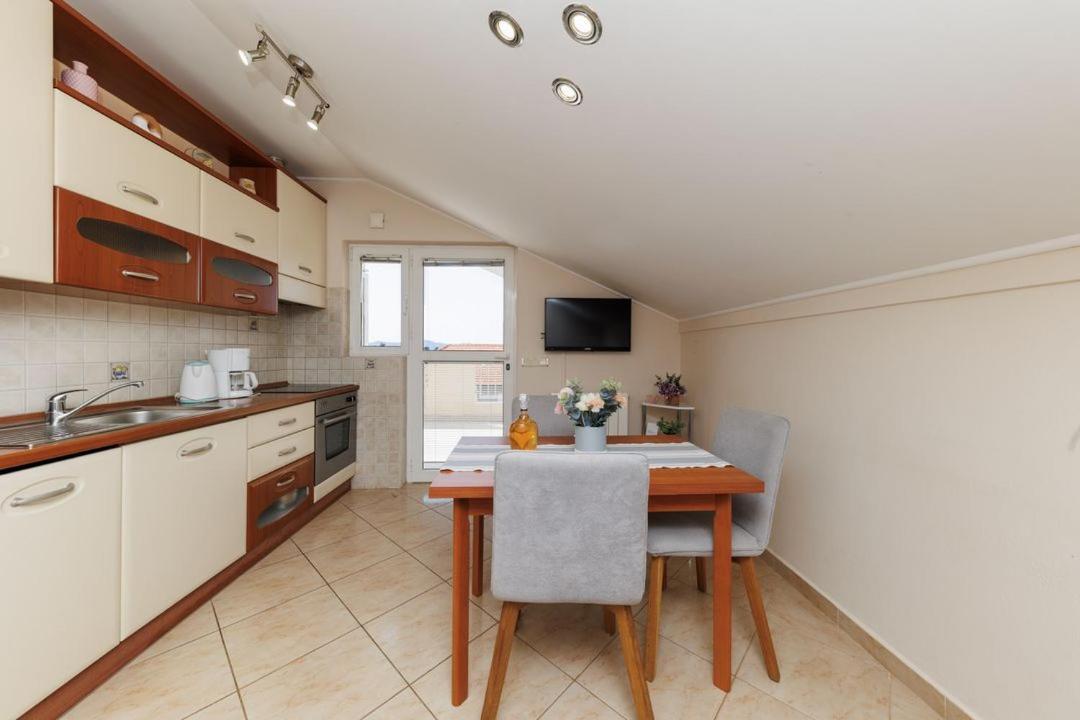 Mira Apartment